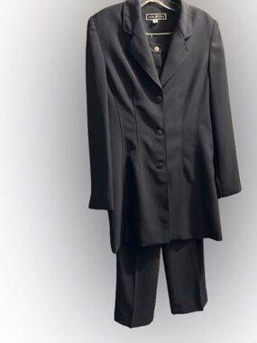 Classic Women’s Navy Dress Pant suit